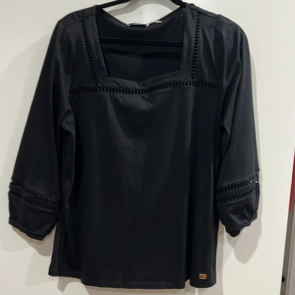 Calvin Klein Cutout Square-Neck Cotton Top - Picture 2 of 5
